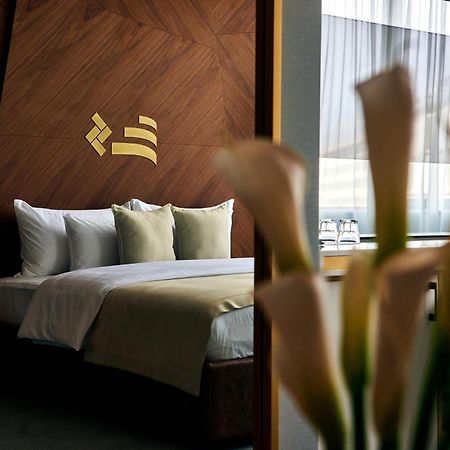 Hotel Pupin Novi Sad Exterior foto A room at the hotel