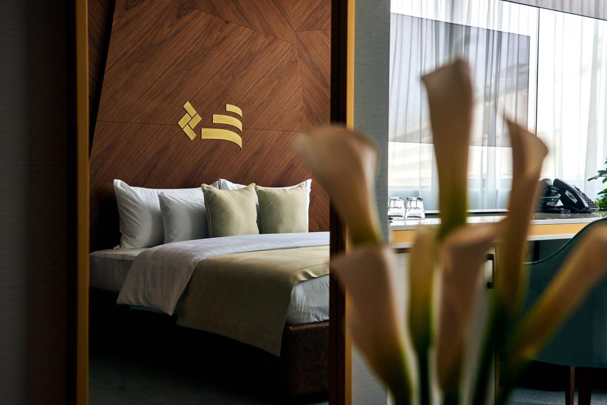 Hotel Pupin Novi Sad Exterior foto A room at the hotel