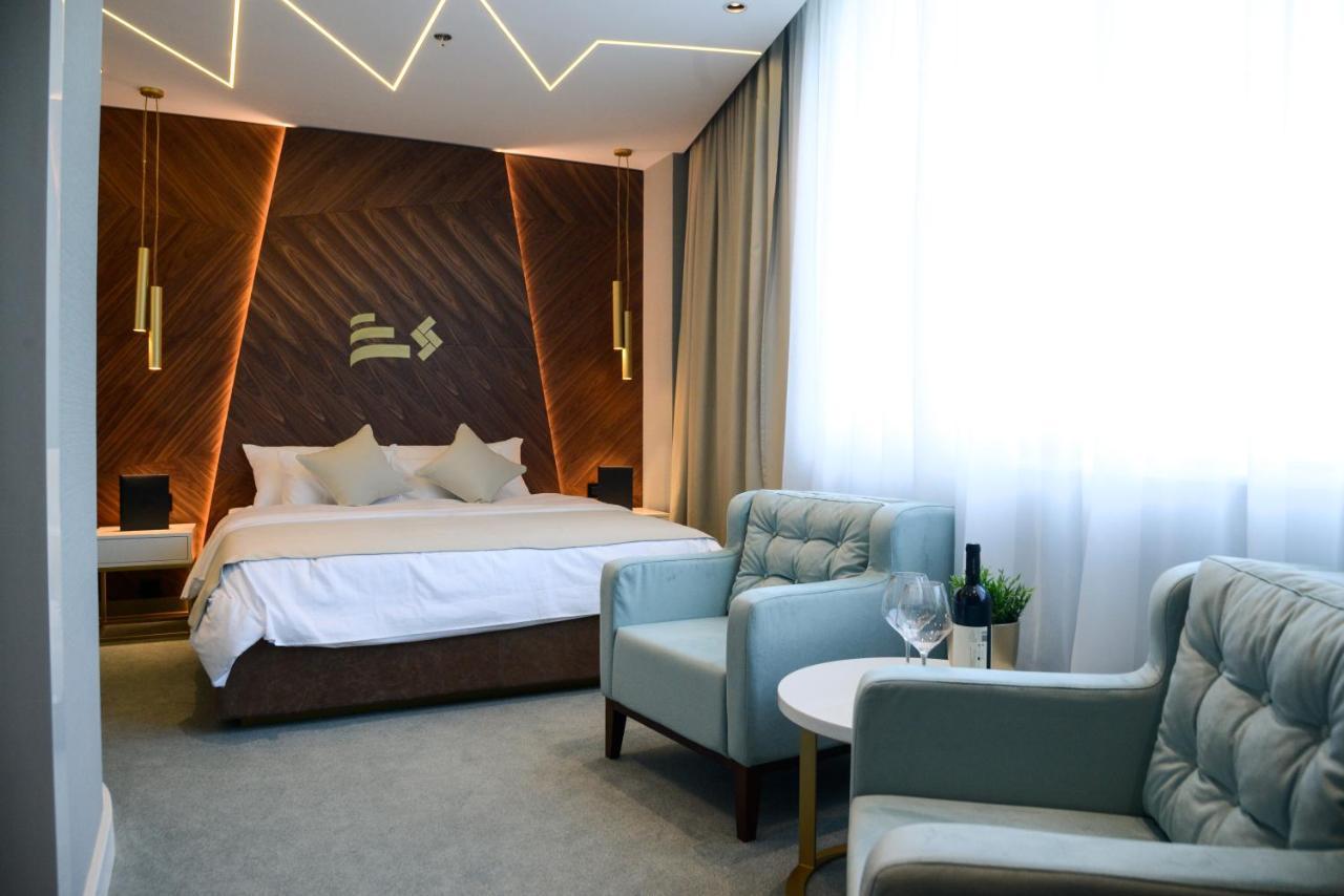 Hotel Pupin Novi Sad Exterior foto A room at the hotel